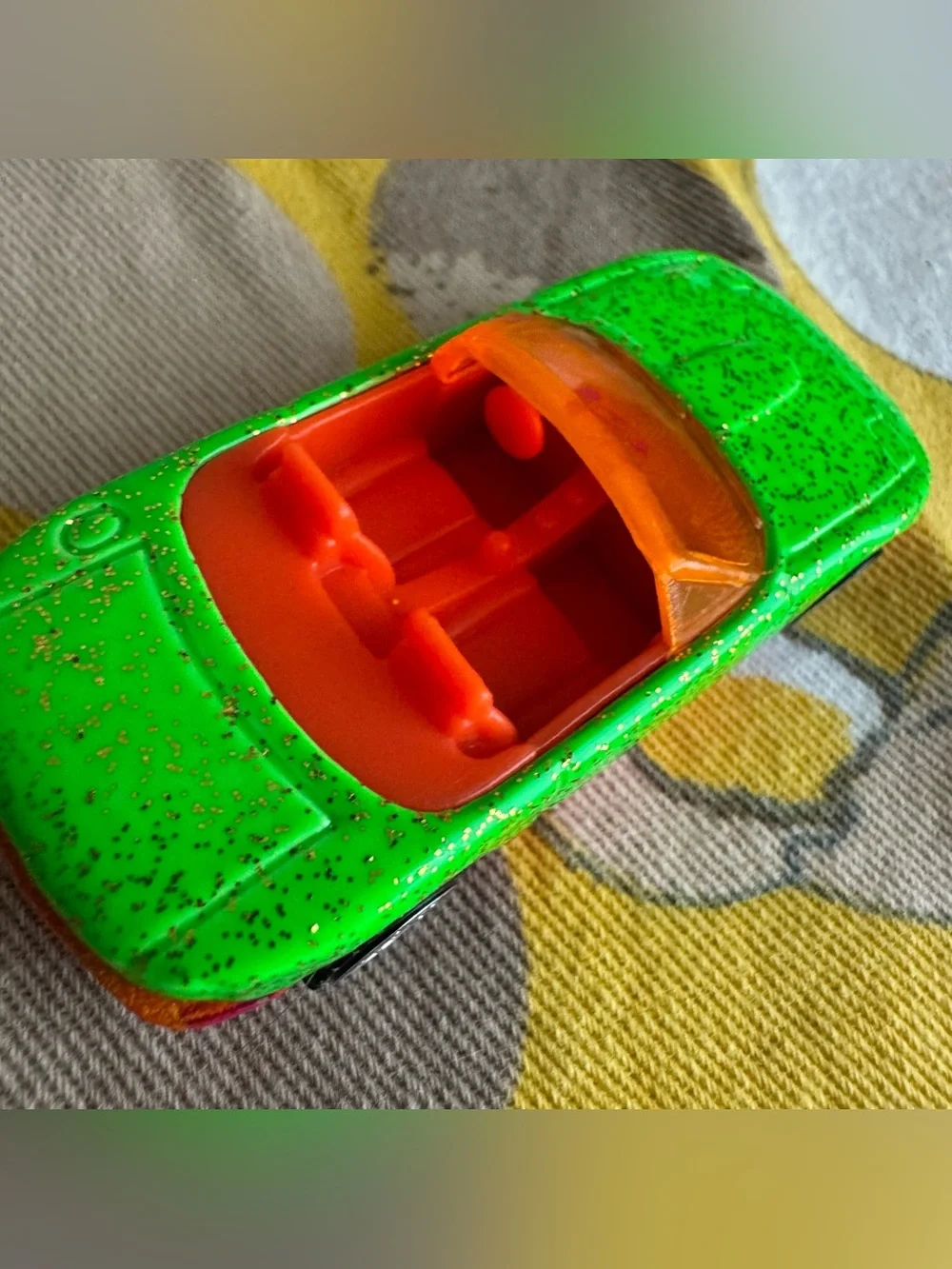 Vintage Hot Wheels 1990s glittery green Mazda Miata MX-5 Convertible car